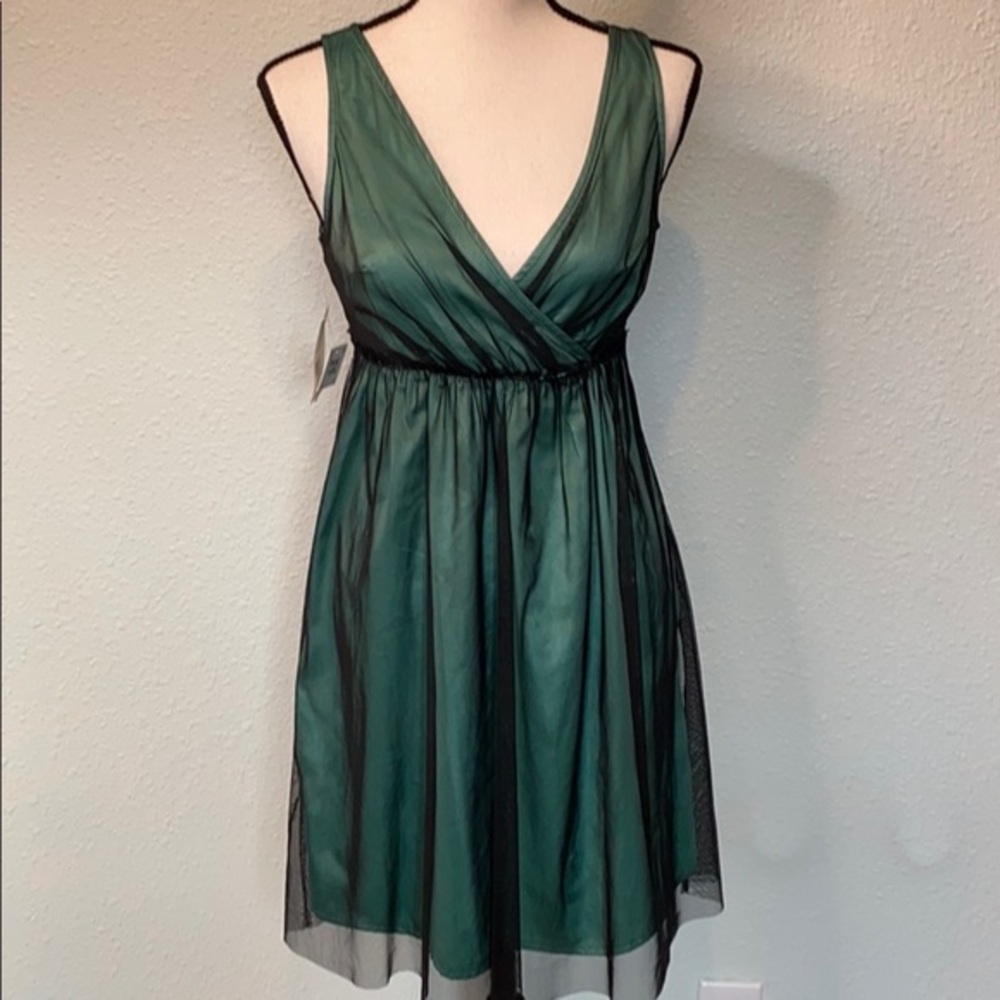 💜💜 Mac & Jac Beautiful V Necked Dress Size S